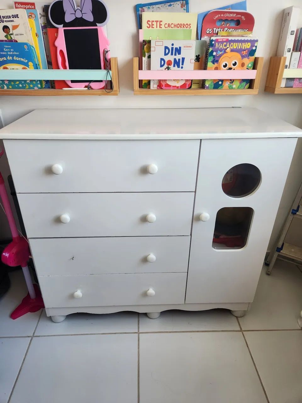 Cômoda Infantil Branca - 4 gavetas e 1 porta