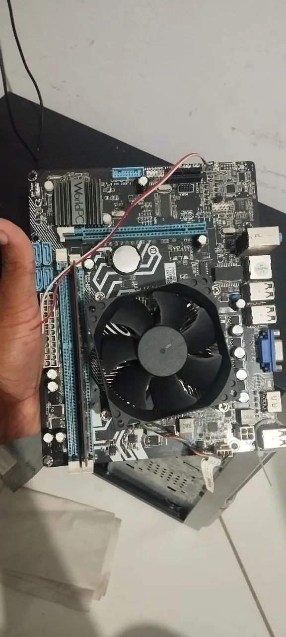 Lote peças de informática (Memória RAM, CPU, etc...)