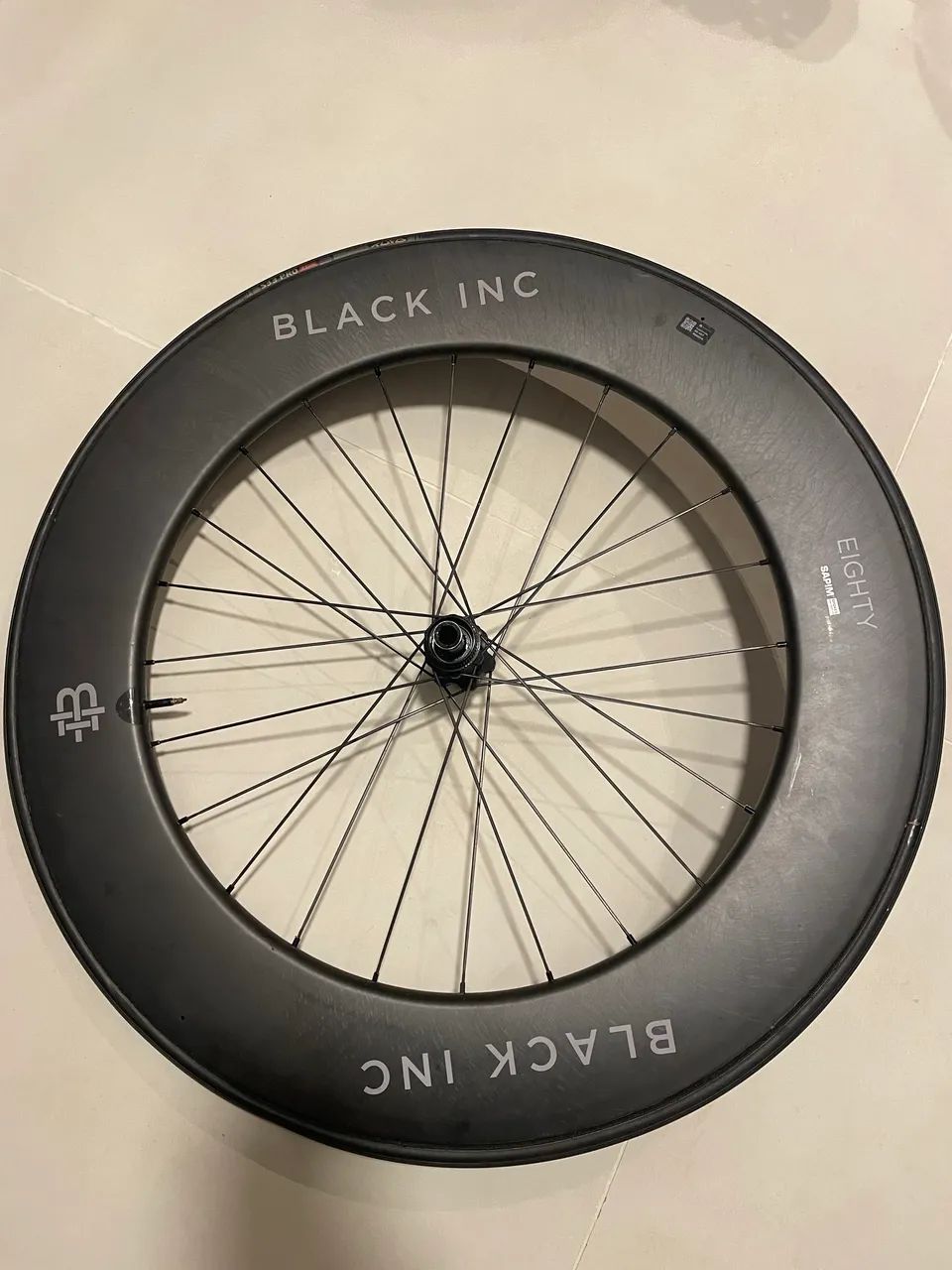 Rodas de Carbono Black Inc (tubular +freio a disco) - Foto 2