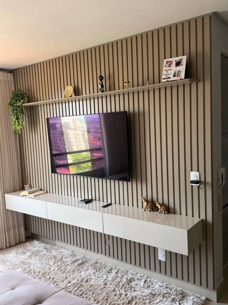 PAINEL RIPADO ÂMBAR COM LED