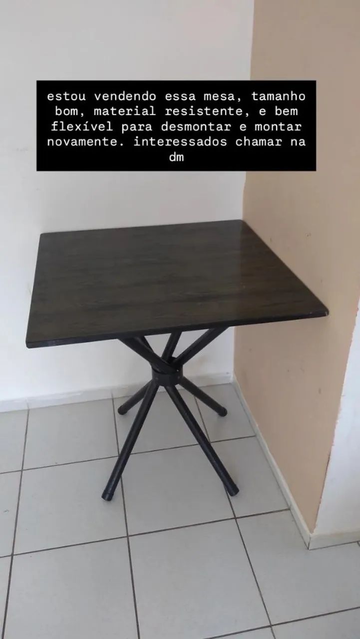Mesa com material parecido mármore/granito