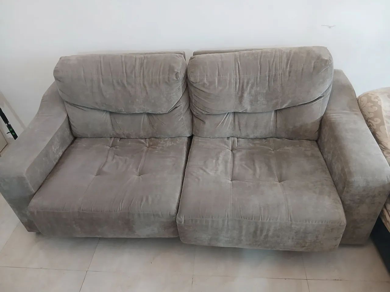 Vendo esse sofá que pode ser usado tbm e  retrátil 