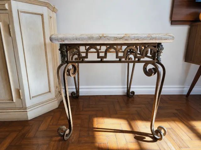Mesa Lateral em Mármore, Metal e Vidro - Design Clássico - Foto 3