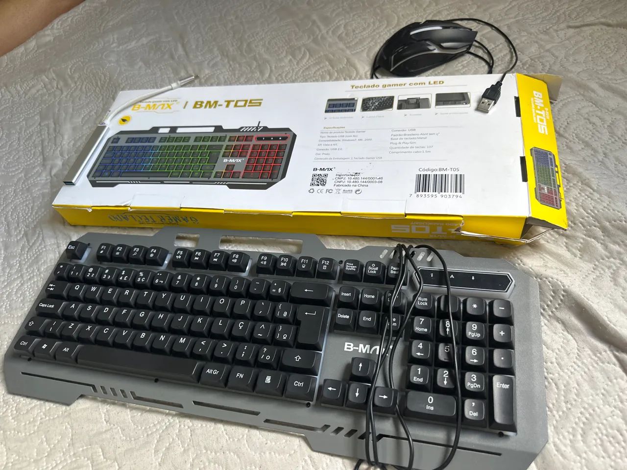 Teclado game + cabo  USB 3 entradas 