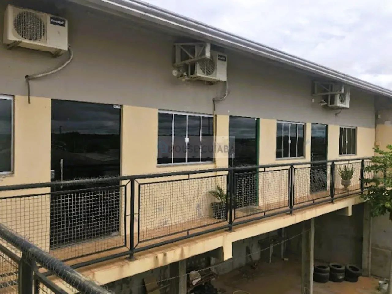 Prédio pronto para ser empresa de qualquer outro ramo. - Foto 2