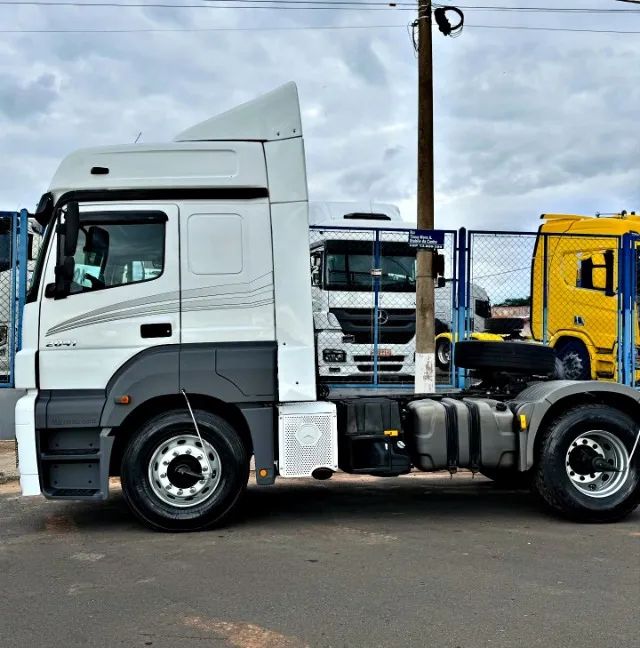 Mercedes Axor 2041 4x2 2018 - Foto 3