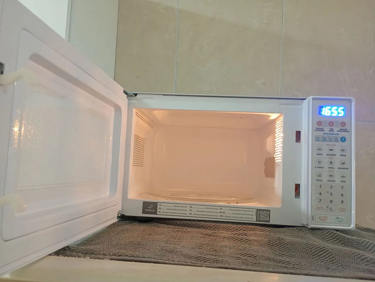Microondas Eletrolux 20 Litros Branco - Foto 2