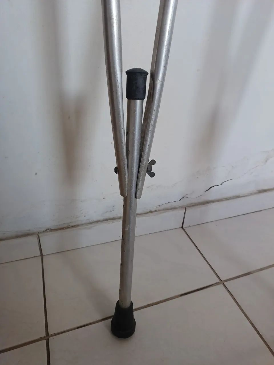 Vendo essa muleta de alumínio - Foto 3