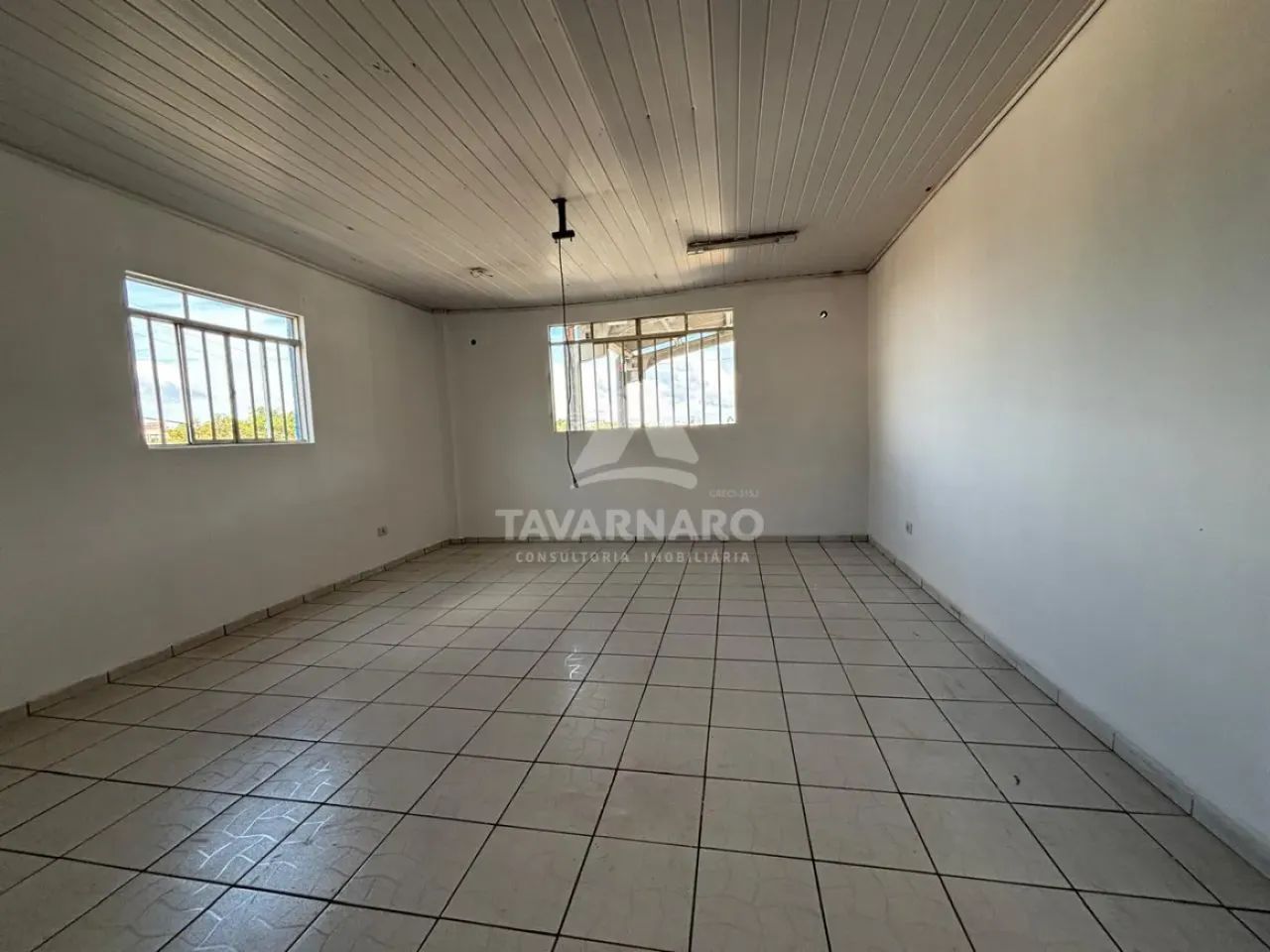 Espaço Comercial com Estacionamento e Pátio na Av. Carlos Cavalcanti! - Foto 5