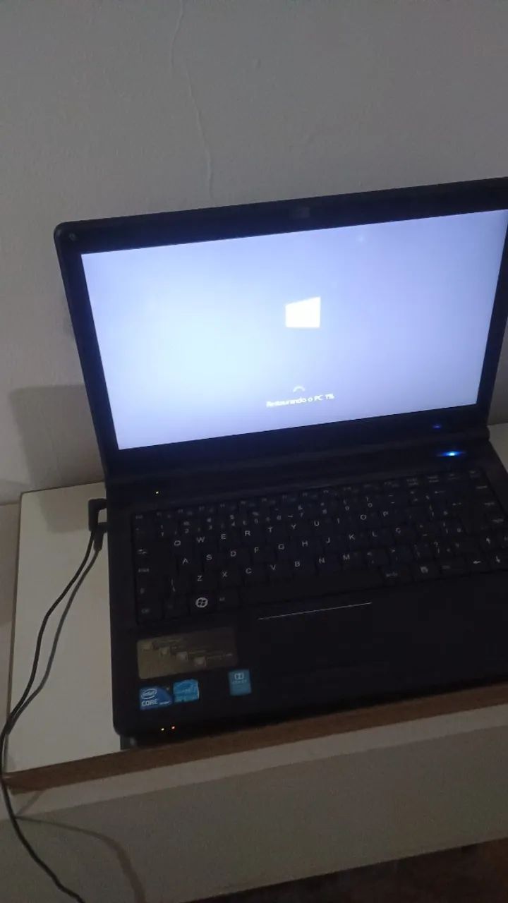 Notebook sim +muito novo, vendo ou troco .