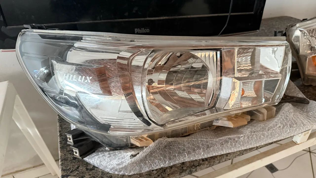 Faróis Hilux SRV 2020 Original - Foto 3