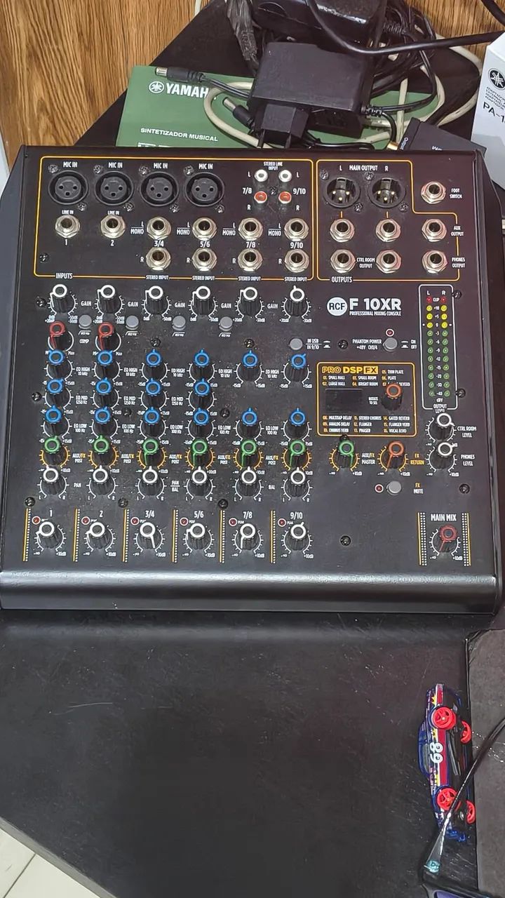 Mesa de som RCF 