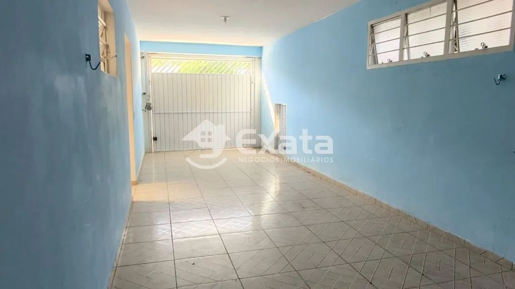 Casa 3 dormitórios para alugar na Vila Barcelona