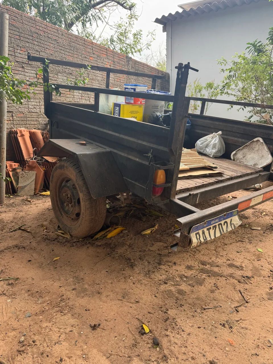 Carretinha emplacada a venda 