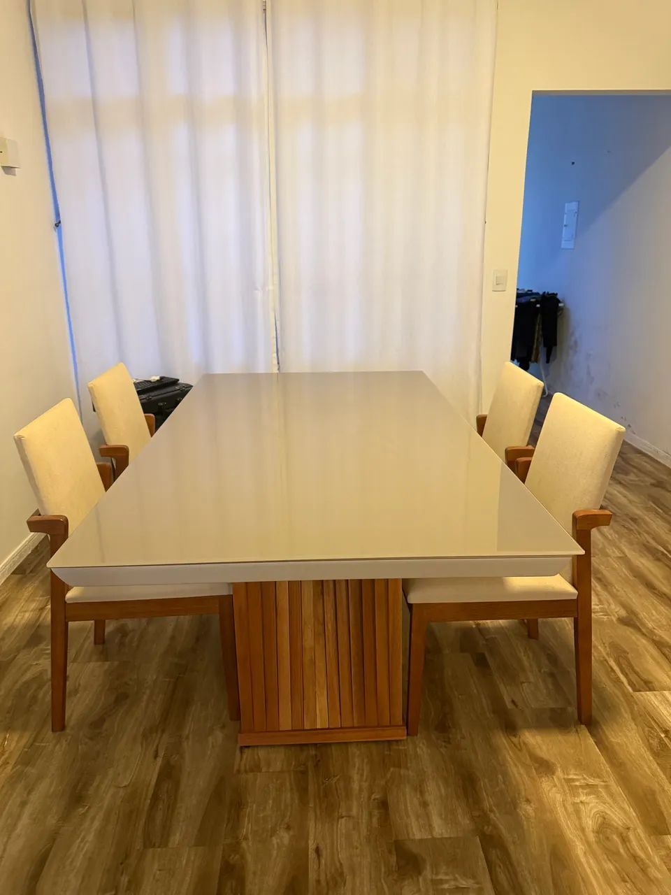 Mesa de Jantar Base Ripada e Tampo de Vidro - Foto 3