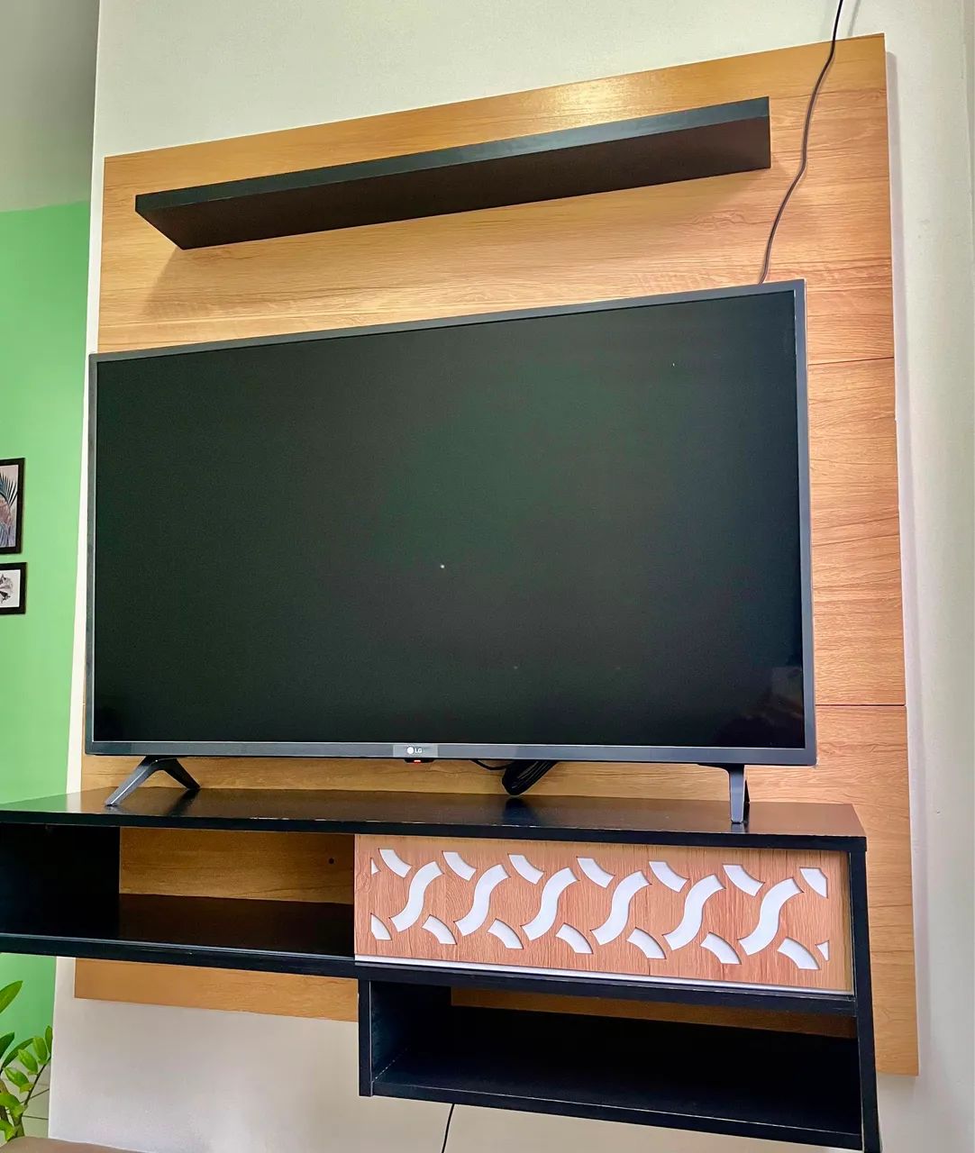 Painel para TV até 55 polegadas - Preto e Amadeirado  - Foto 3