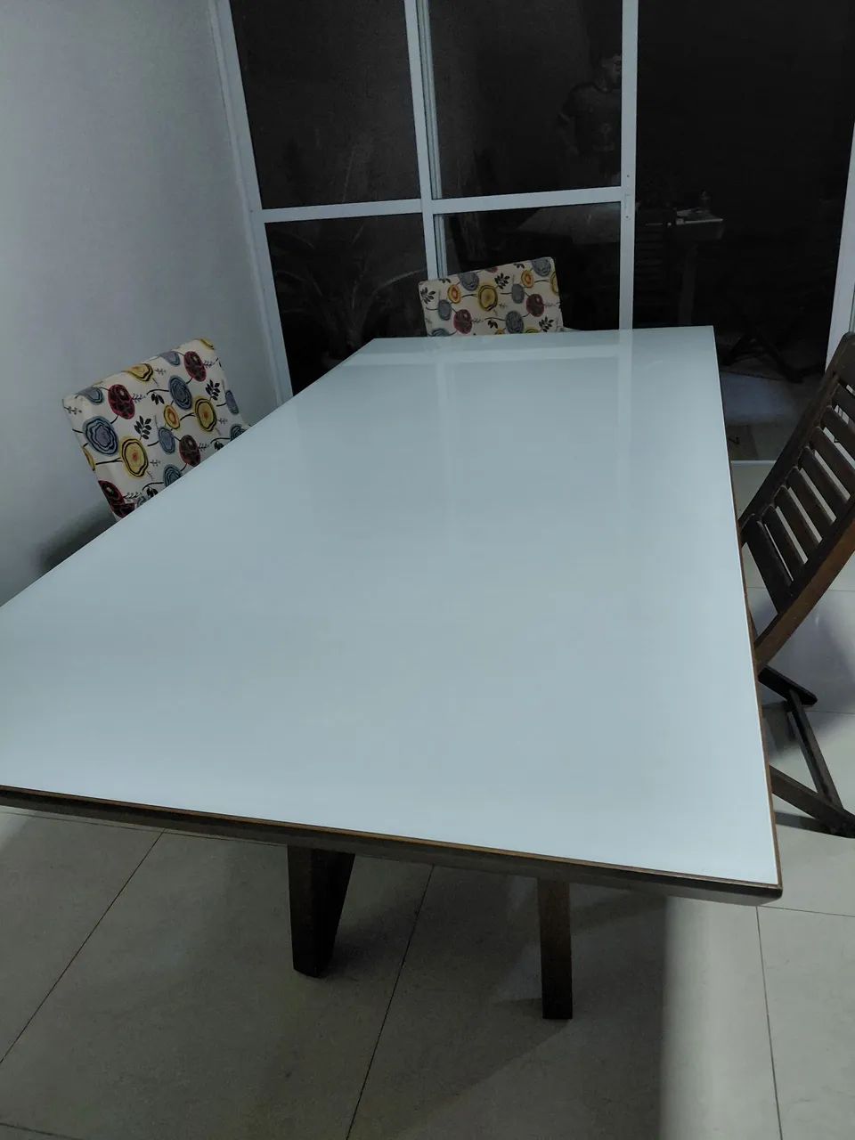 Mesa madeira, tampo de vidro 2,00 x 1,00