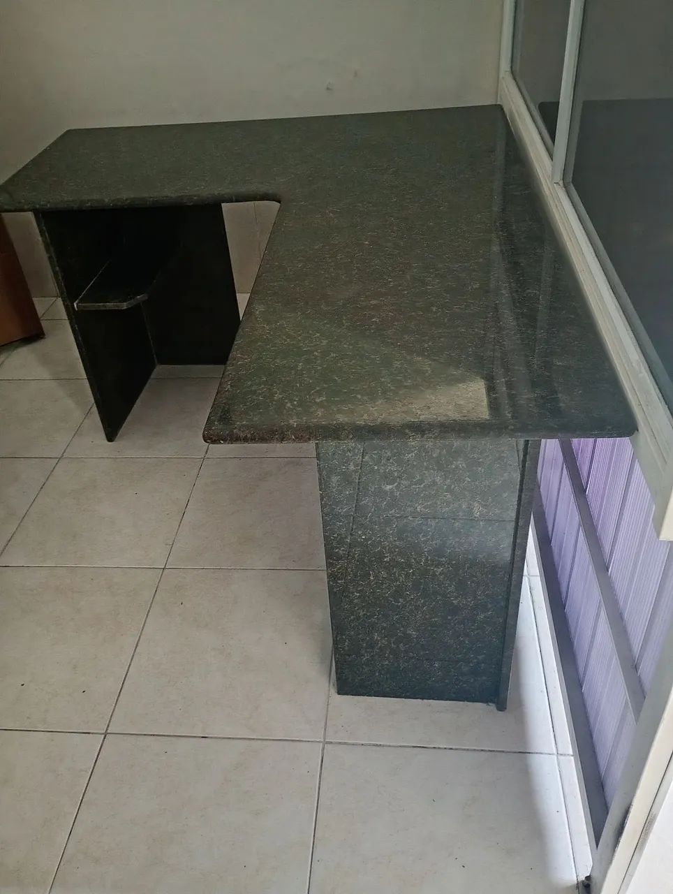 Mesa de granito 64985858548099120