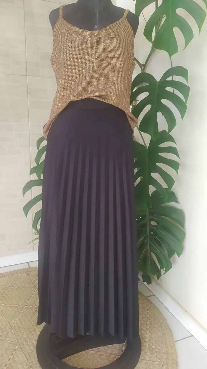 Saía longa plissada e blusa dourada Tam M  - Foto 3