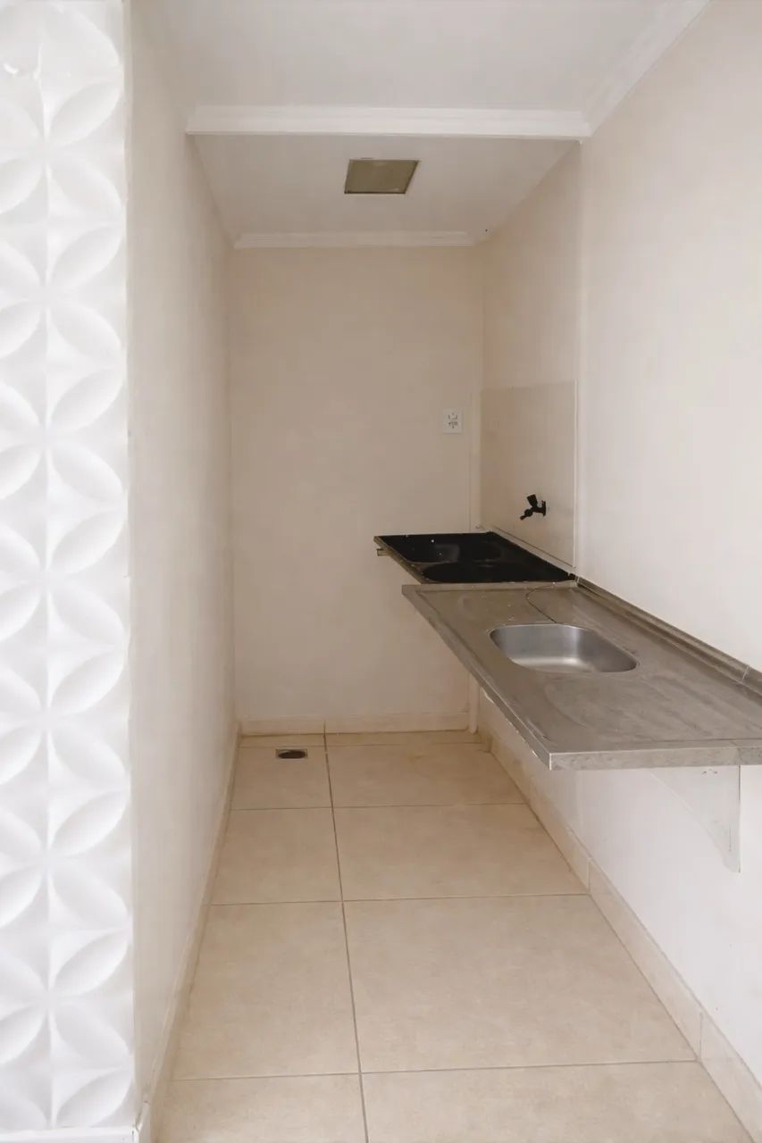 ALUGA-SE CASA COMPACTA E MODERNA A 5 min DO CENTRO E 15 min das ORLAS - Foto 2