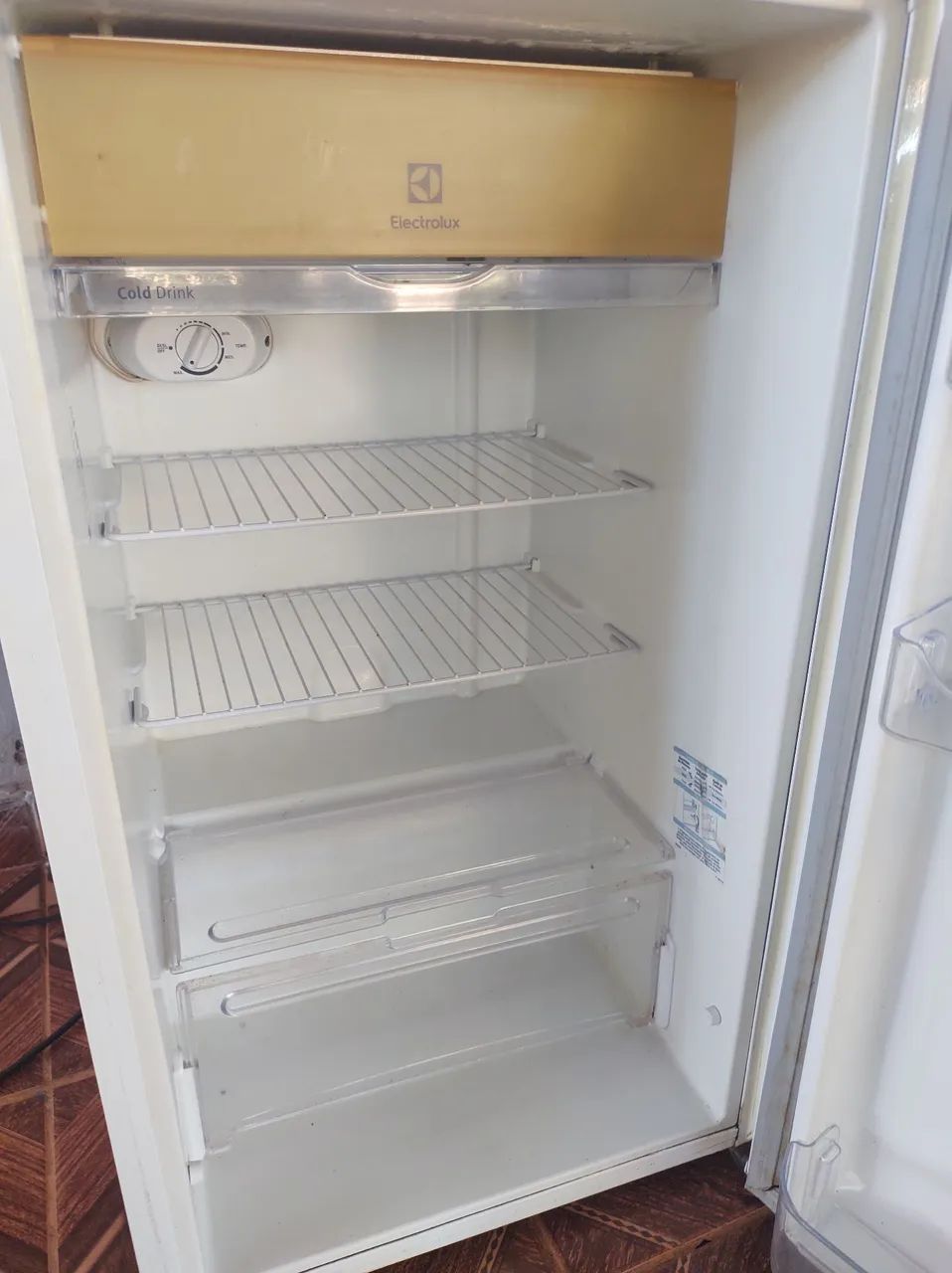 Vendo frigobar Electrolux 122 LTS  - Foto 4
