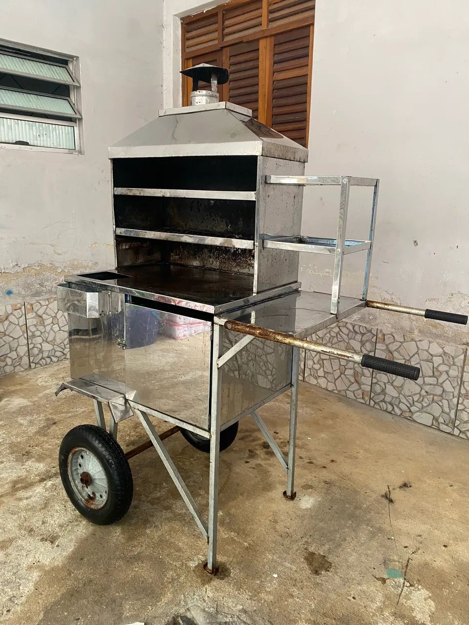 Carrinho de Espetinhos