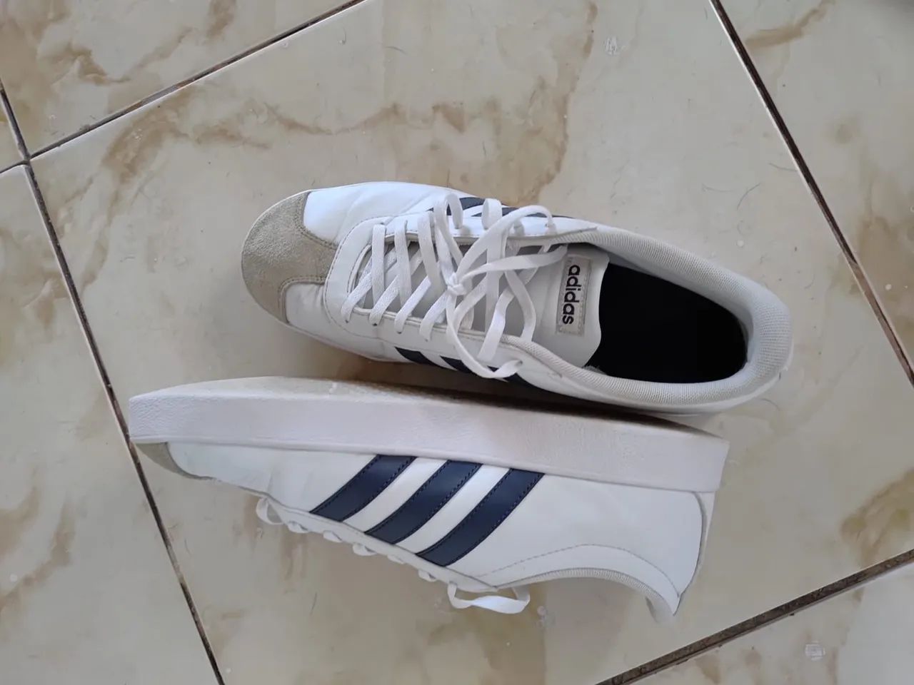 Tênis Adidas tam. 43