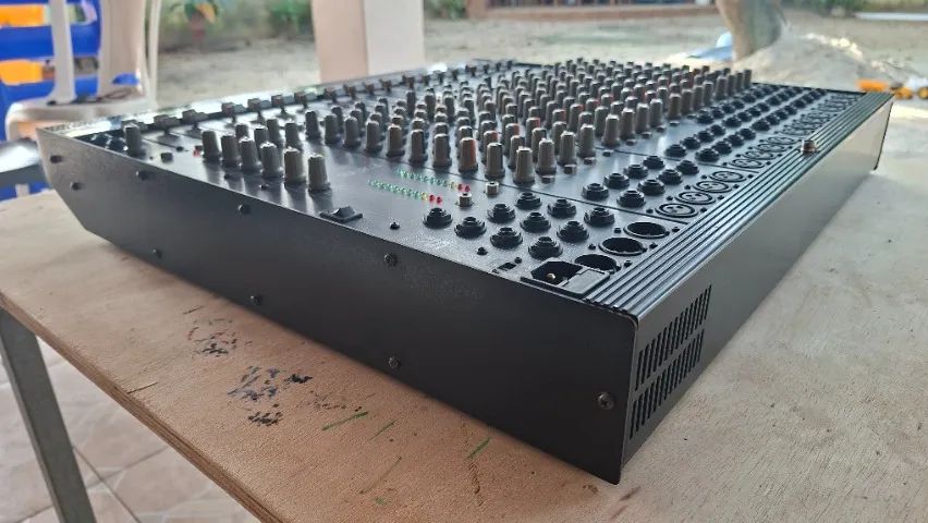 Mesa STANER UX-16 com CASE - Foto 4