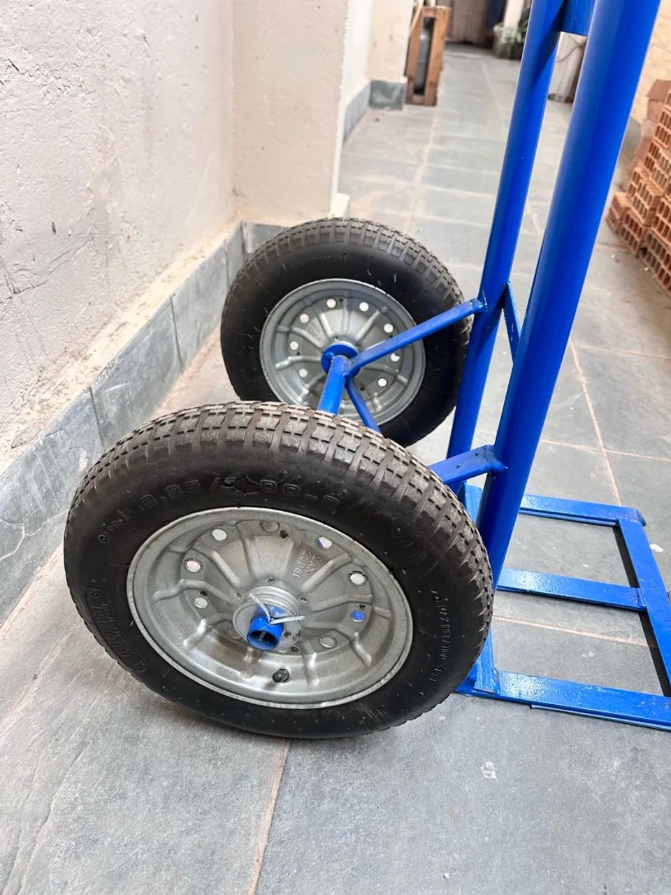 Carrinho de Carga 2 Rodas Reforçado - Excelente Estado - Foto 4