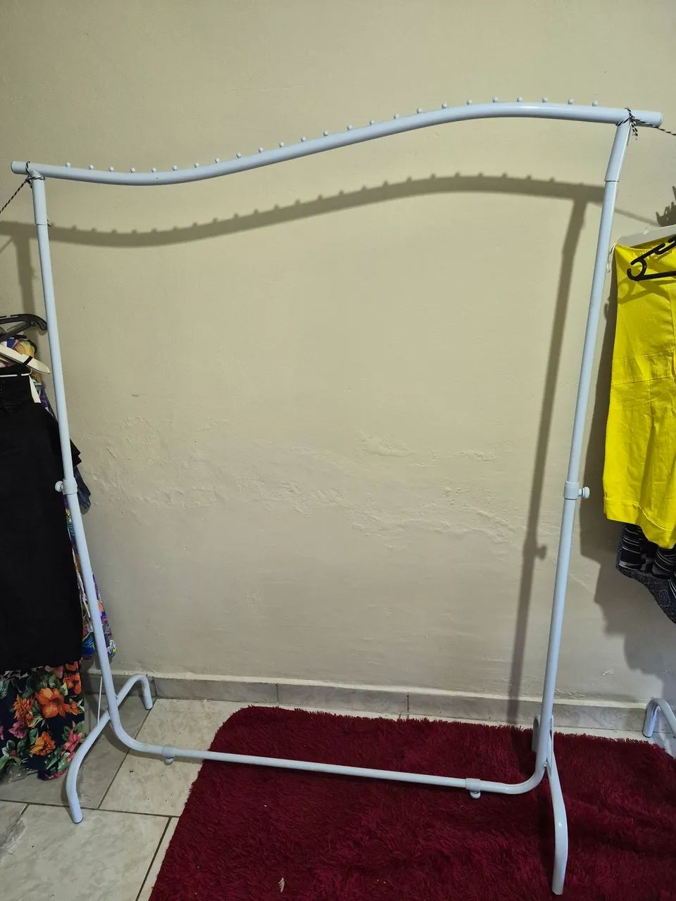 ARARA DE ROUPAS 