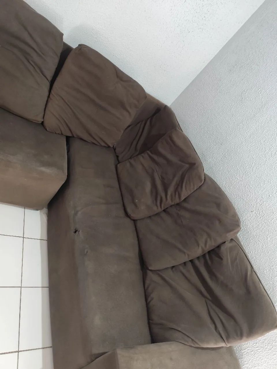 Sofá de Canto em L - Grande, Confortável e Resistente