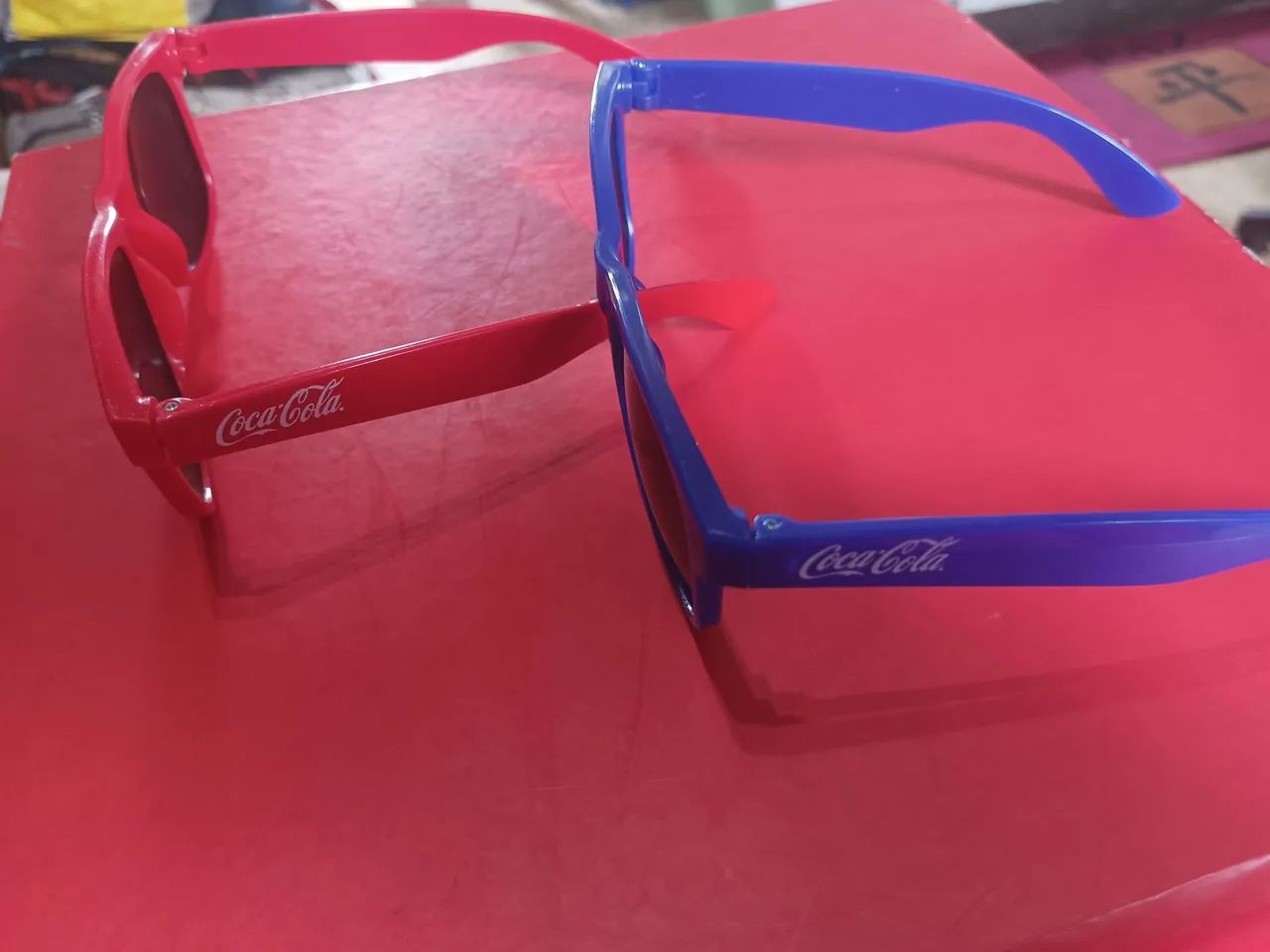 2 óculos de sol  da marca Coca-Cola,  LEIA O ANÚNCIO  - Foto 4