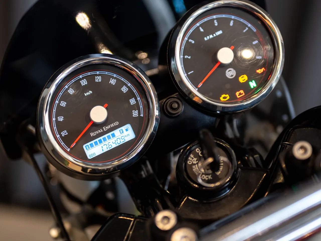 ROYAL ENFIELD INTERCEPTOR 2023 - Foto 3