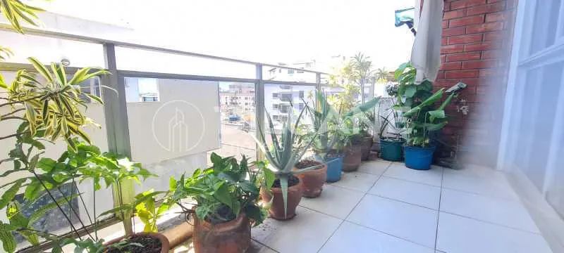 Apartamento - / Residencial / Copacabana