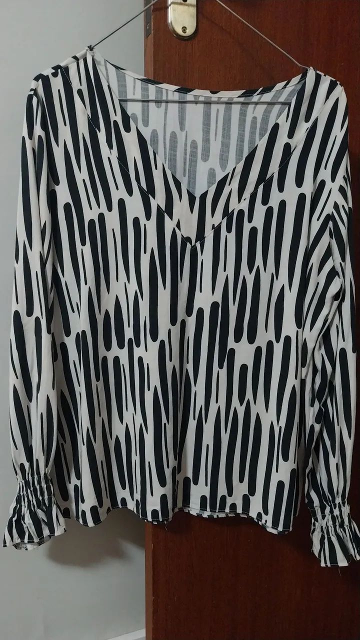 Blusa meia estação estampada - Foto 2