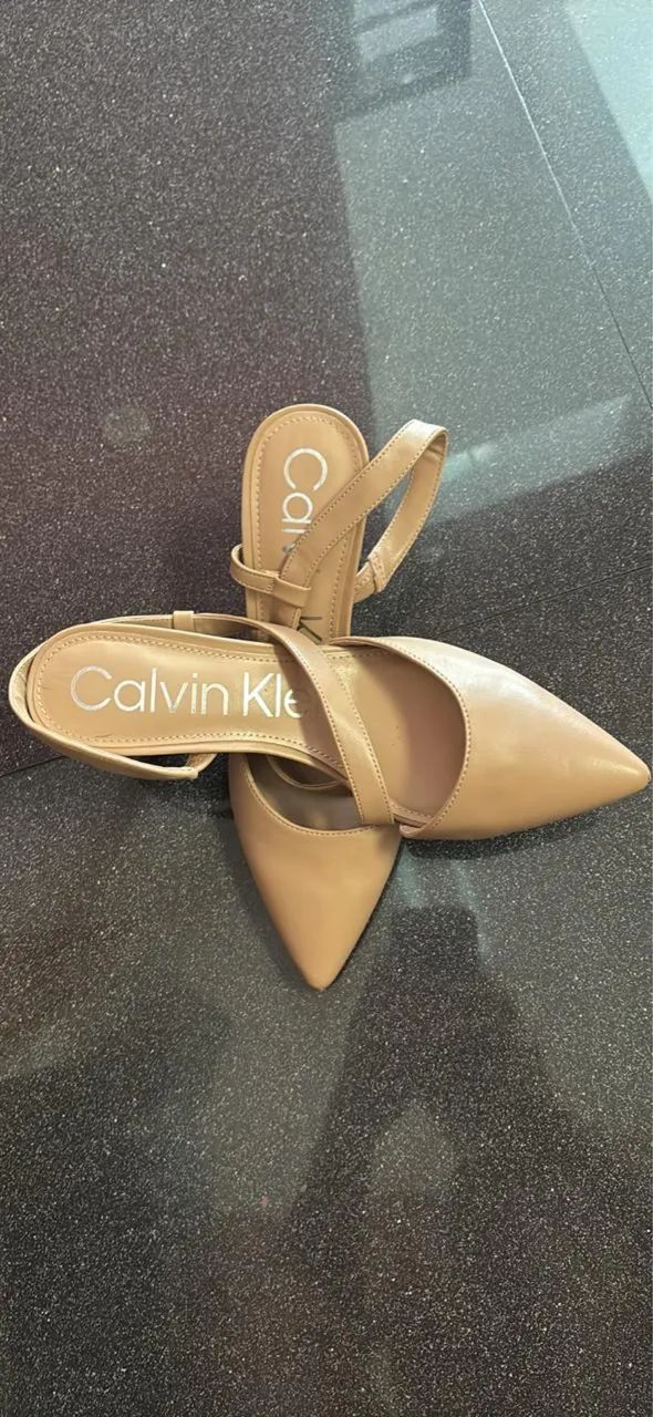 Scarpin Calvin Klein usado somente 1 vez