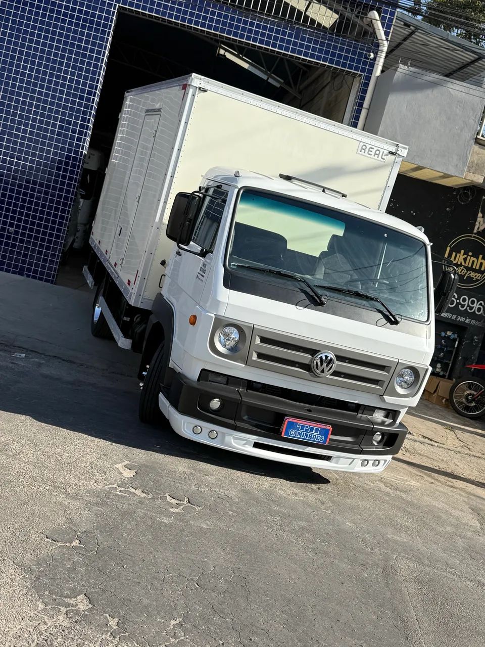 Vw 8160 com baú - Foto 2