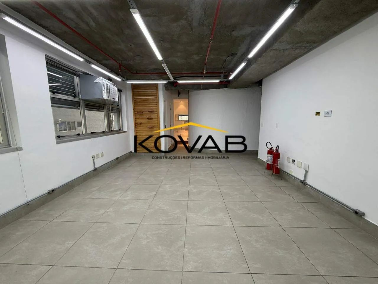 SALA COMERCIAL PARA LOCAÇÃO  MOEMA - 52m² - Metrô Eucaliptos - Foto 4