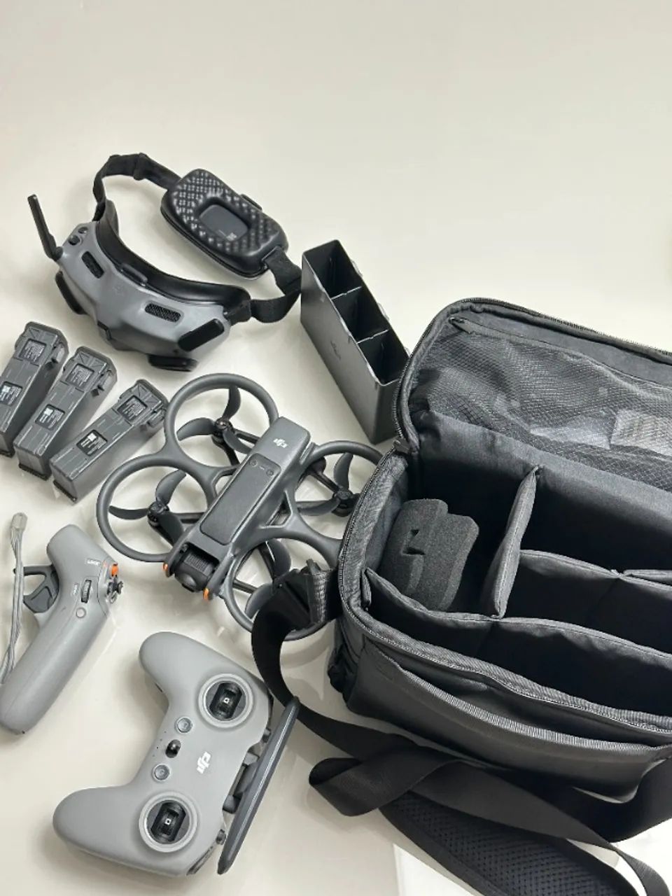DJI Avata 2 Fly More Combo + Goggles Integra + Controle FPV + 3 Baterias