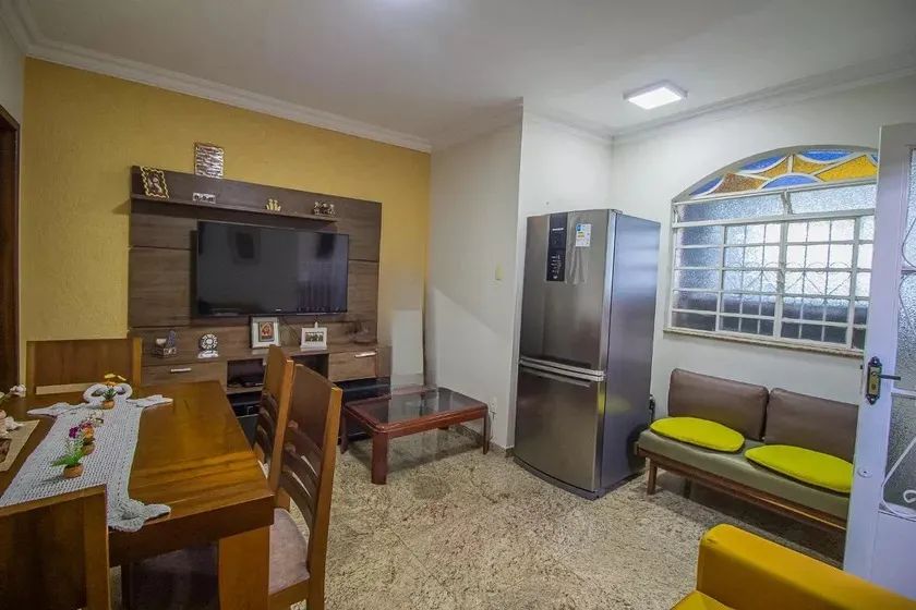 Casa à Venda - Alípio de Melo, 4 Quartos, 300 m2 - Foto 2