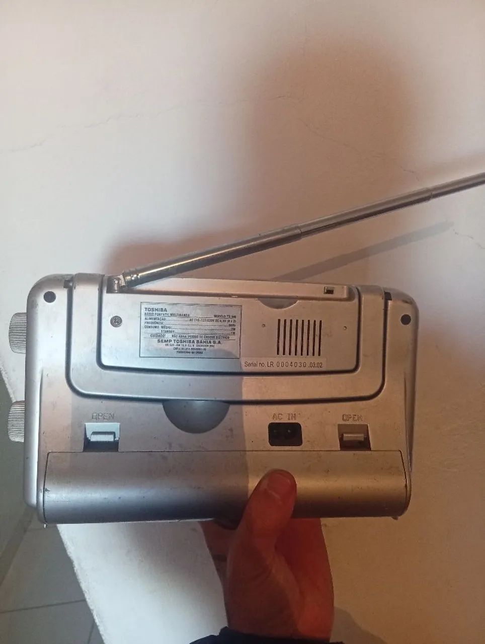 Rádio Toshiba antiguidade - Foto 4