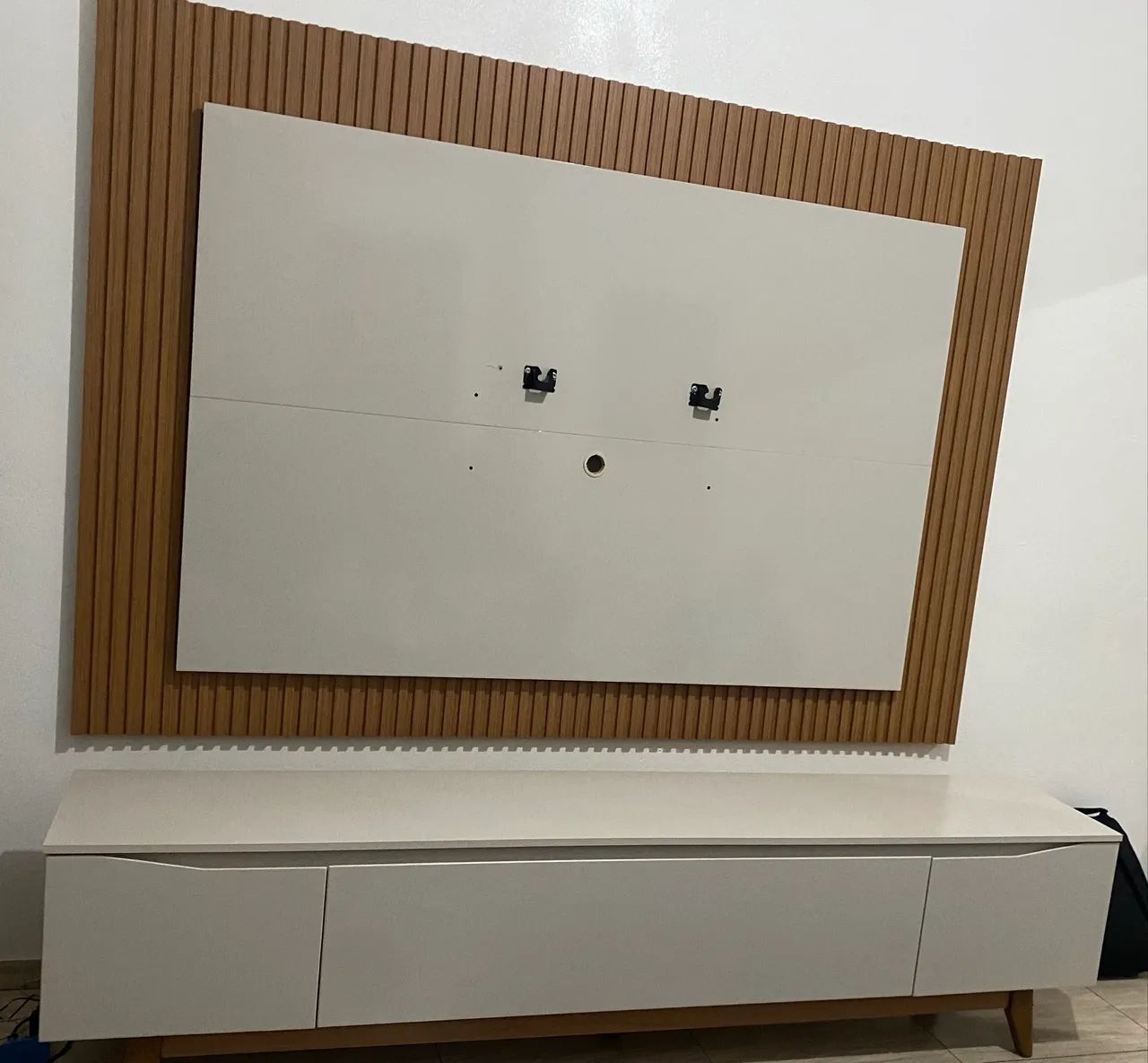 Rack com painel para TV moderno - Excelente Estado