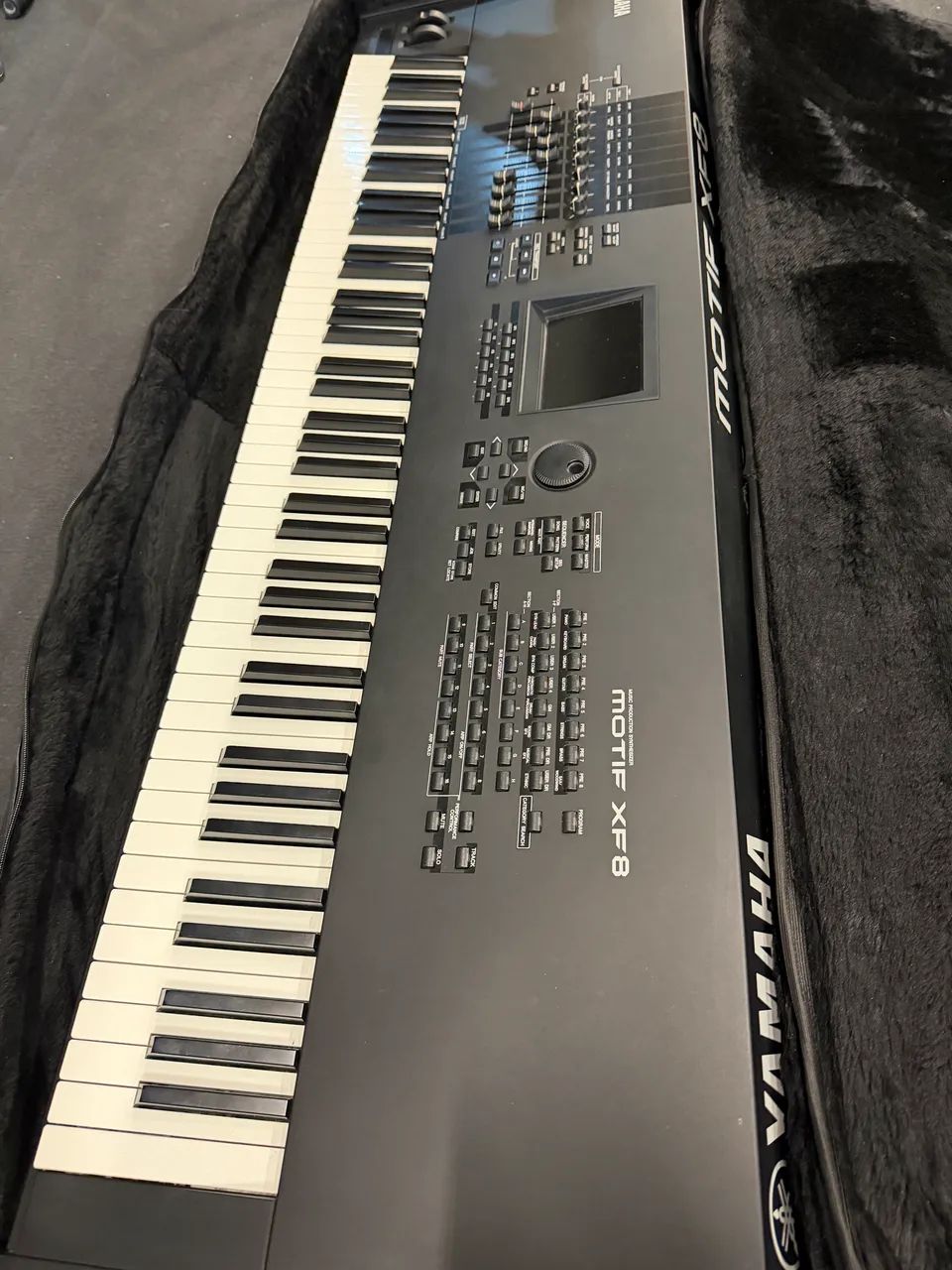 Yamaha Motif XF8 - Instrumentos musicais - Chácara Seis de Outubro