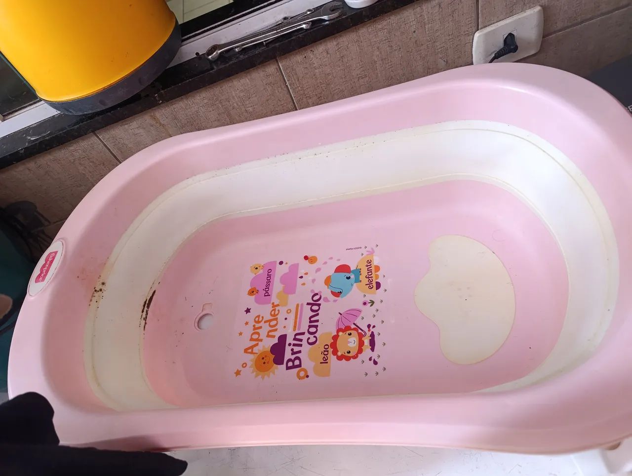 Banheira de banho bebe menina