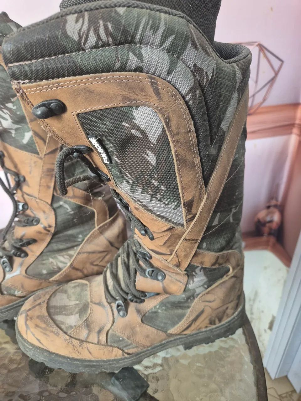 Vendo bota contra picada de cobra - Foto 2