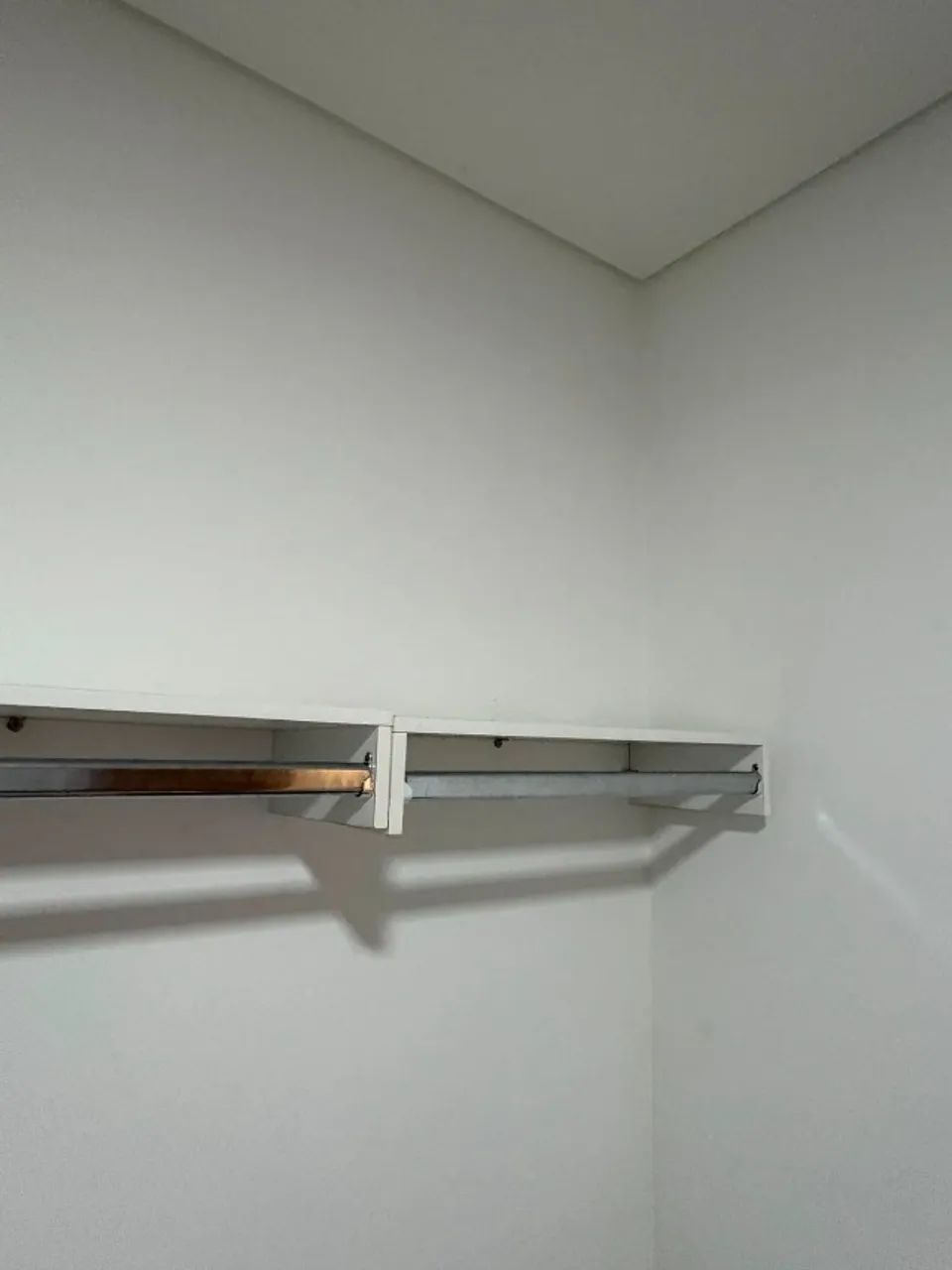 Cabides, Araras e Prateleiras 