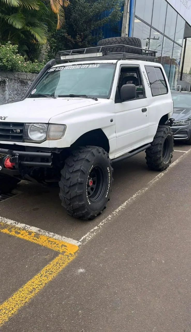 Mitsubishi Pajero GLS 3.5 V6 2P Mec. 1999