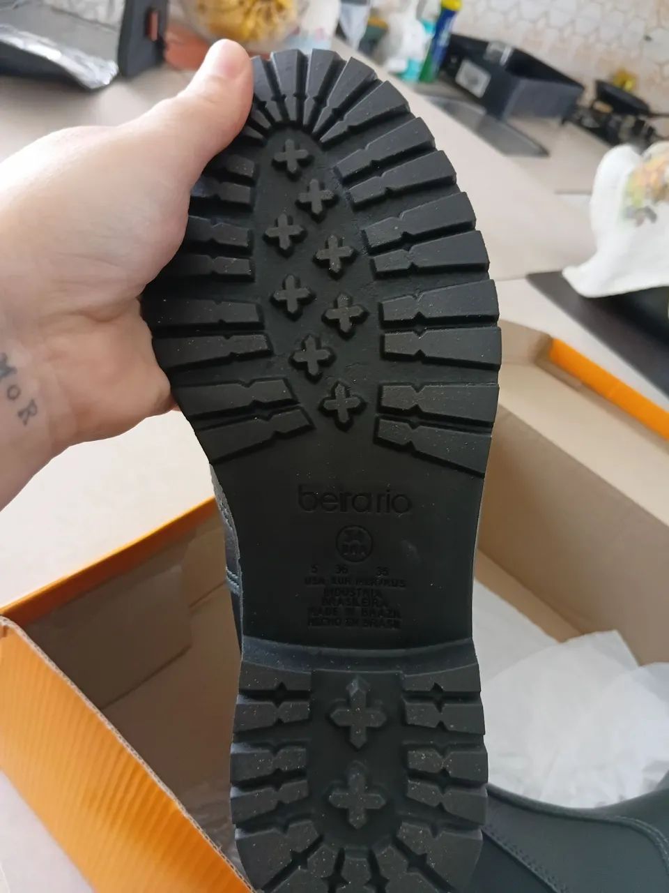 Vendo bota 34 nova sem uso