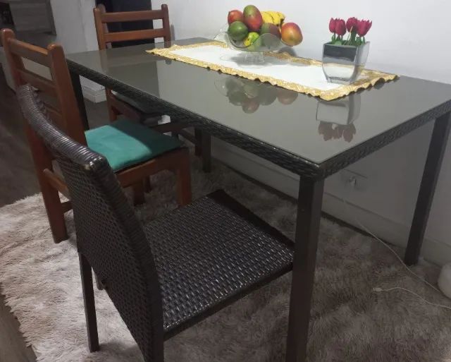 Mesa de Jantar com 4 cadeiras.  - Foto 3