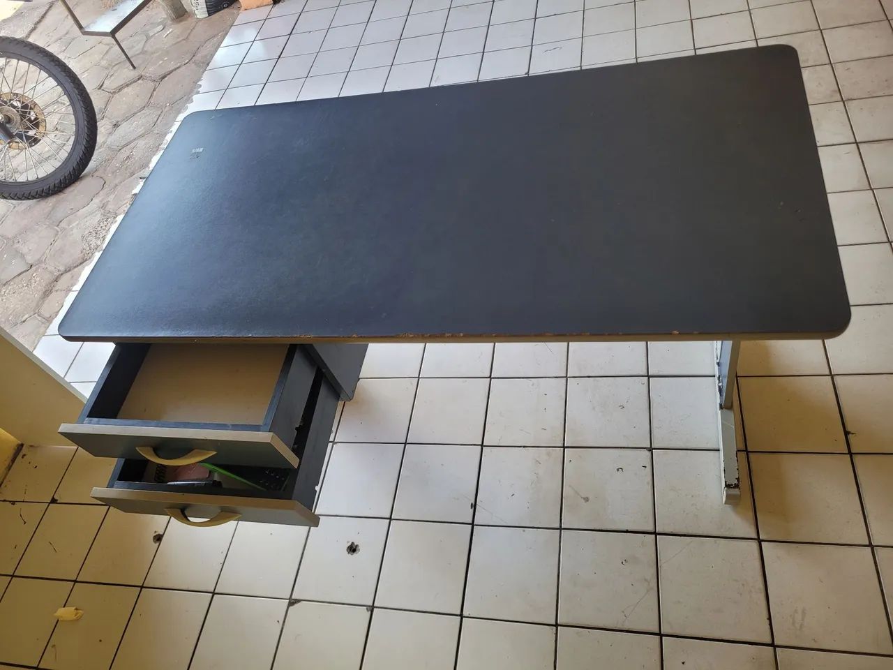 Mesa e Cadeira para Escritório/Comércio etc - Foto 2